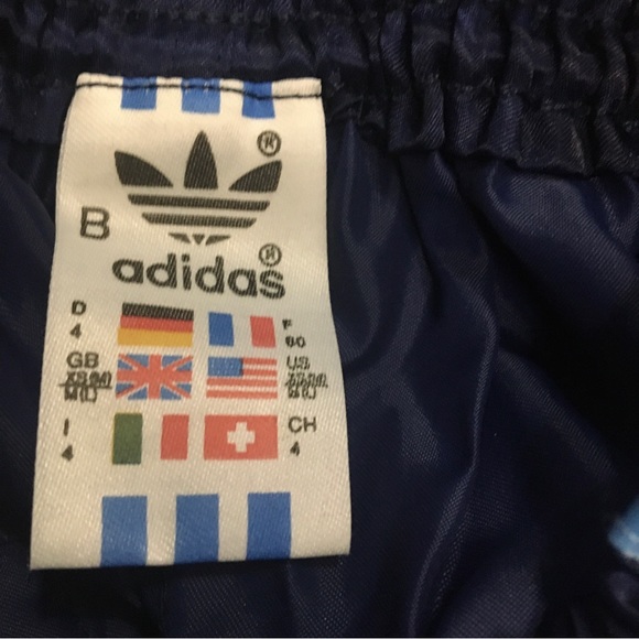 Extra Small Vintage Adidas Roller Skate Shorts - Picture 6 of 6